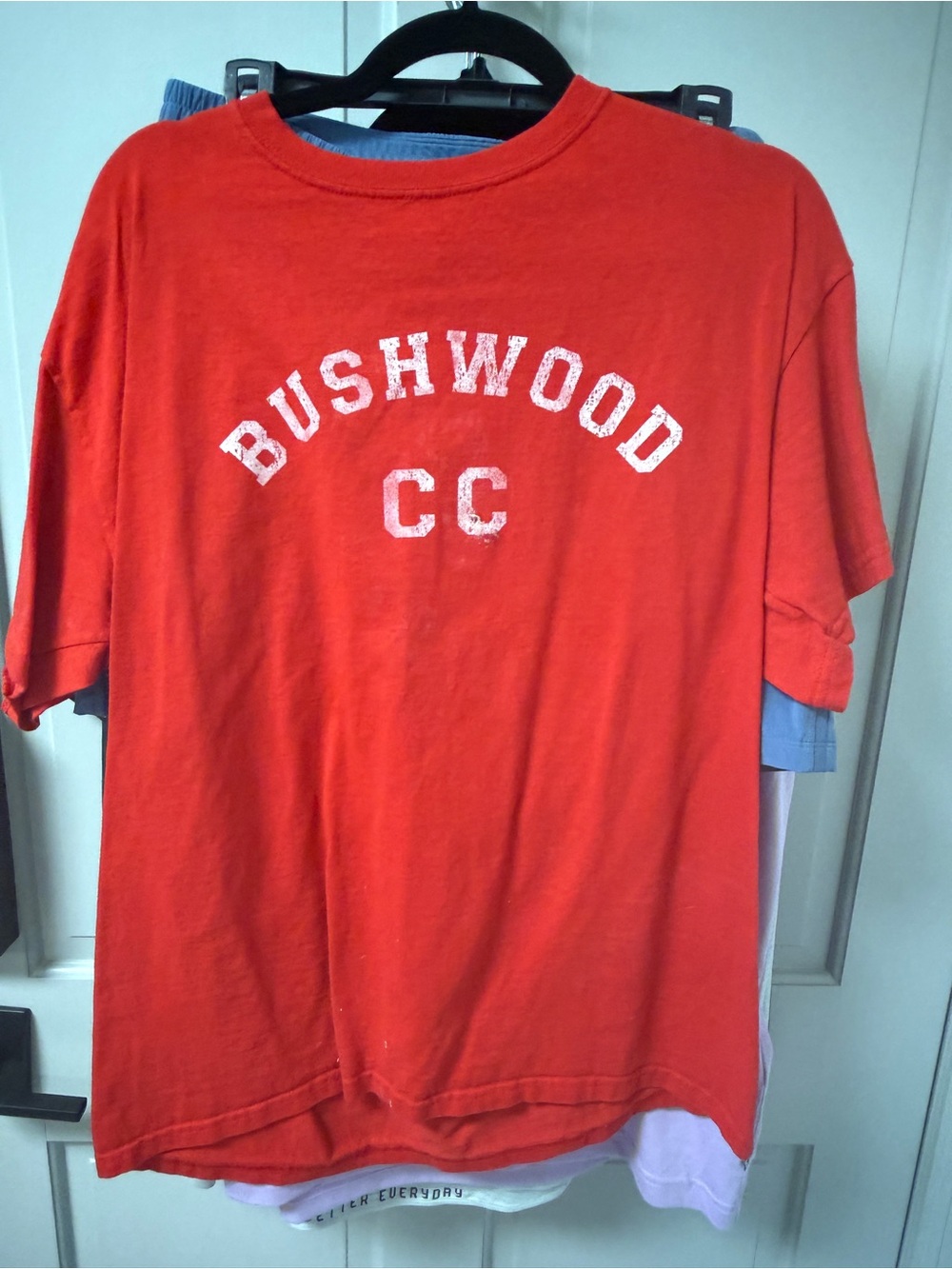 Gildan Bushwood CC Red Crewneck T-Shirt with White Tag Graphic